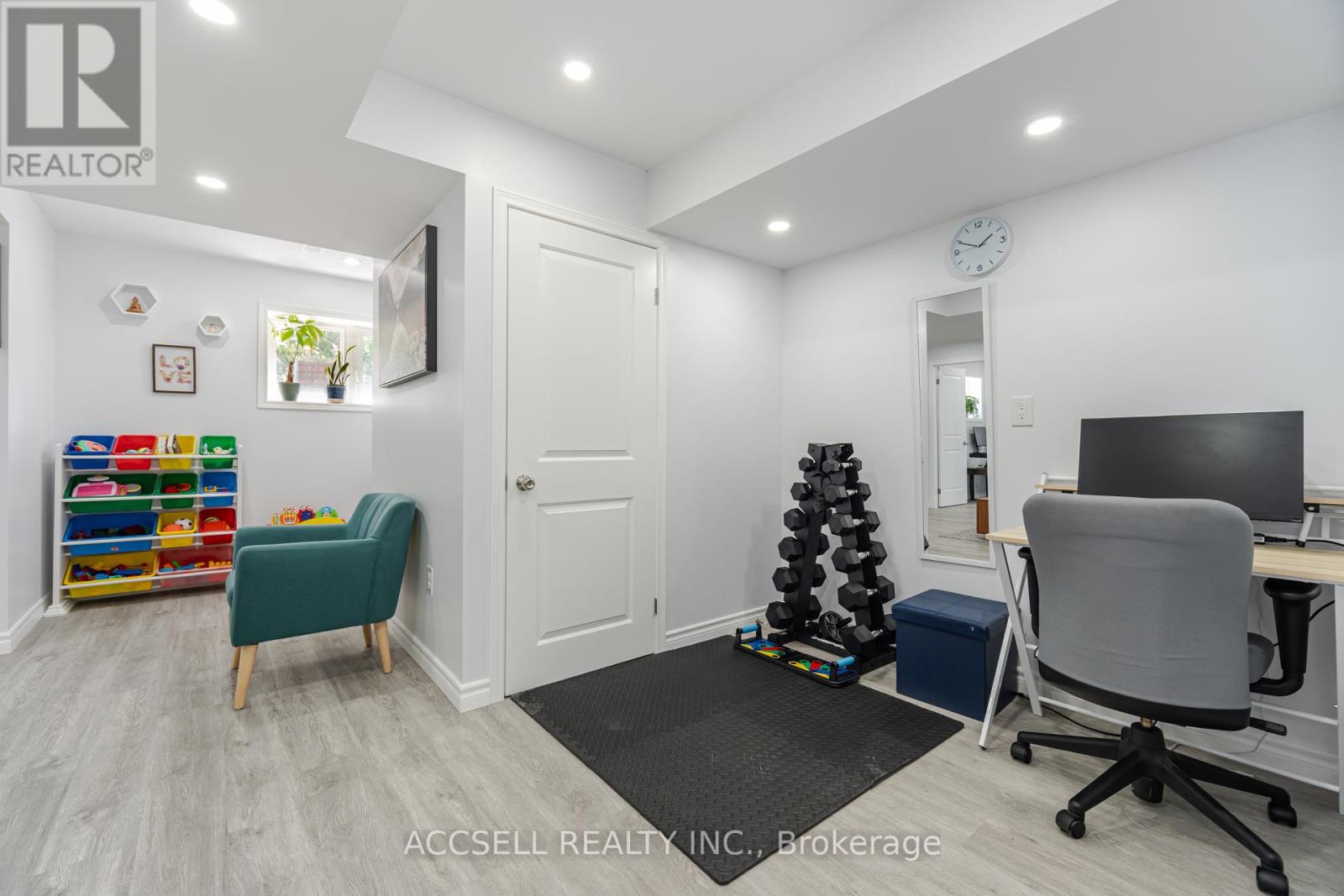 Photo 34 of 79 Lobb Court, Clarington ON