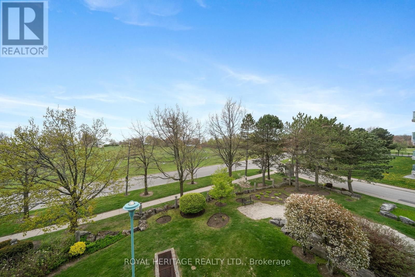 Photo 26 of 306 45 Cumberland Lane, Ajax ON