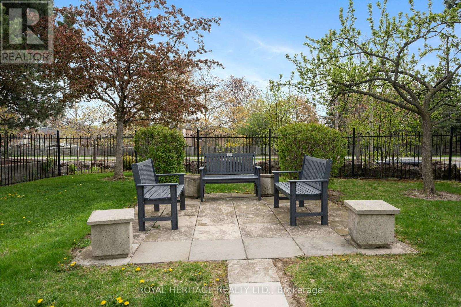 Photo 13 of 306 45 Cumberland Lane, Ajax ON