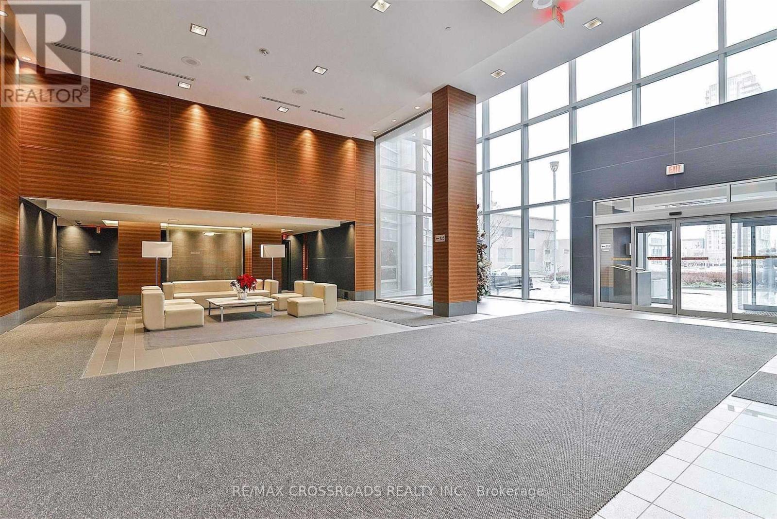 Photo 13 of 1001 125 Village Green Square, Toronto ON