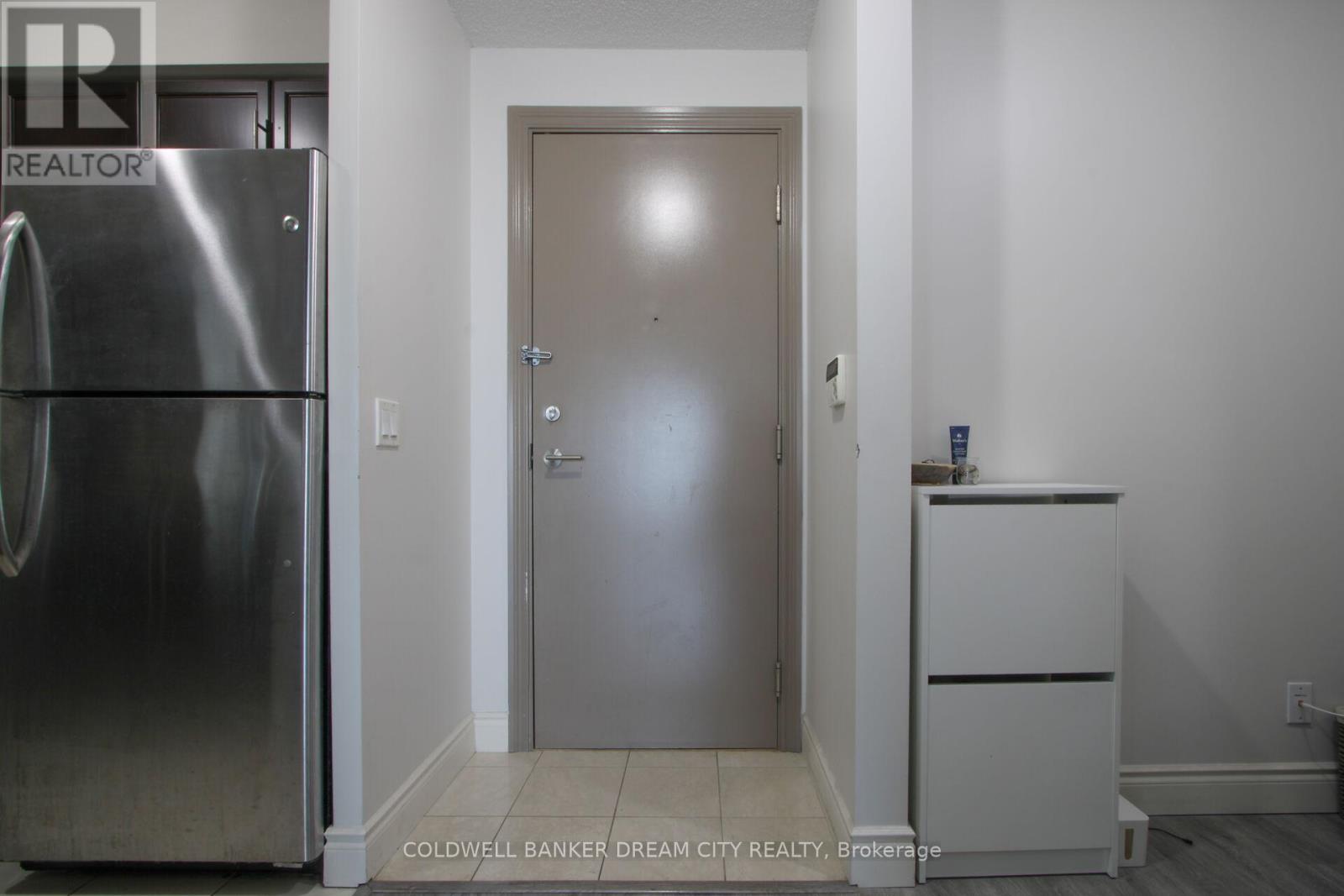 Photo 2 of 1106 60 Town Centre Court, Toronto ON