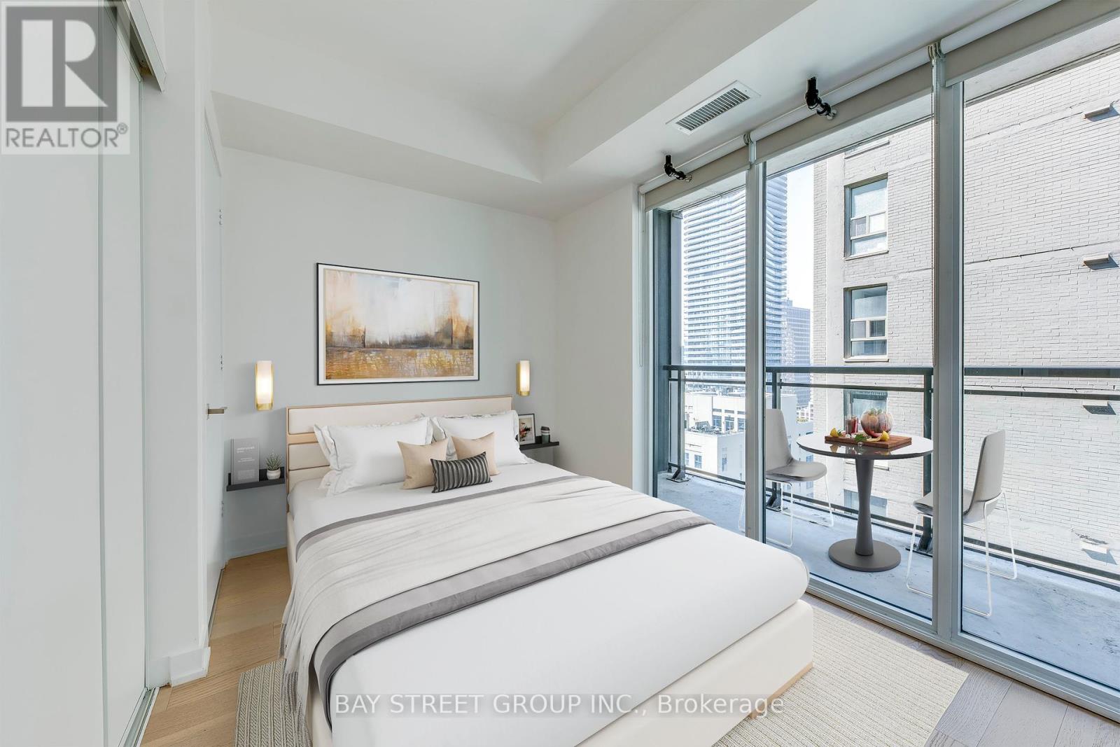 Photo 1 of 1601 17 Dundonald Street, Toronto ON