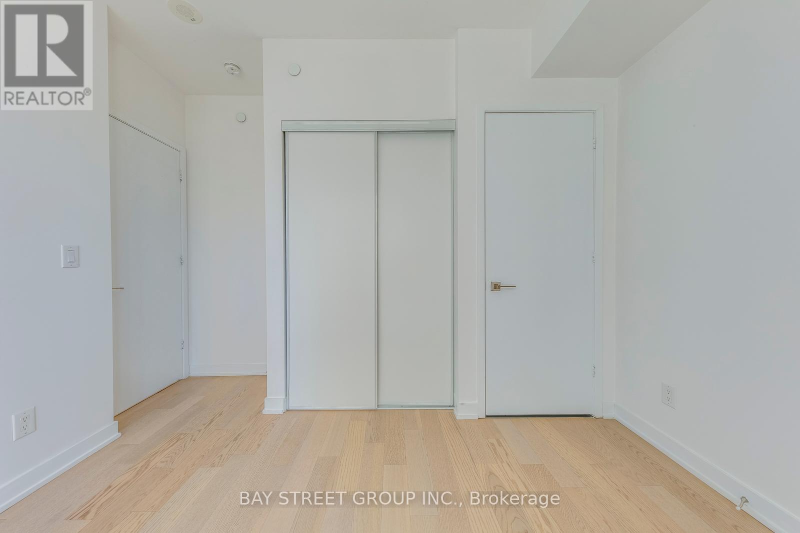 Photo 18 of 1601 17 Dundonald Street, Toronto ON