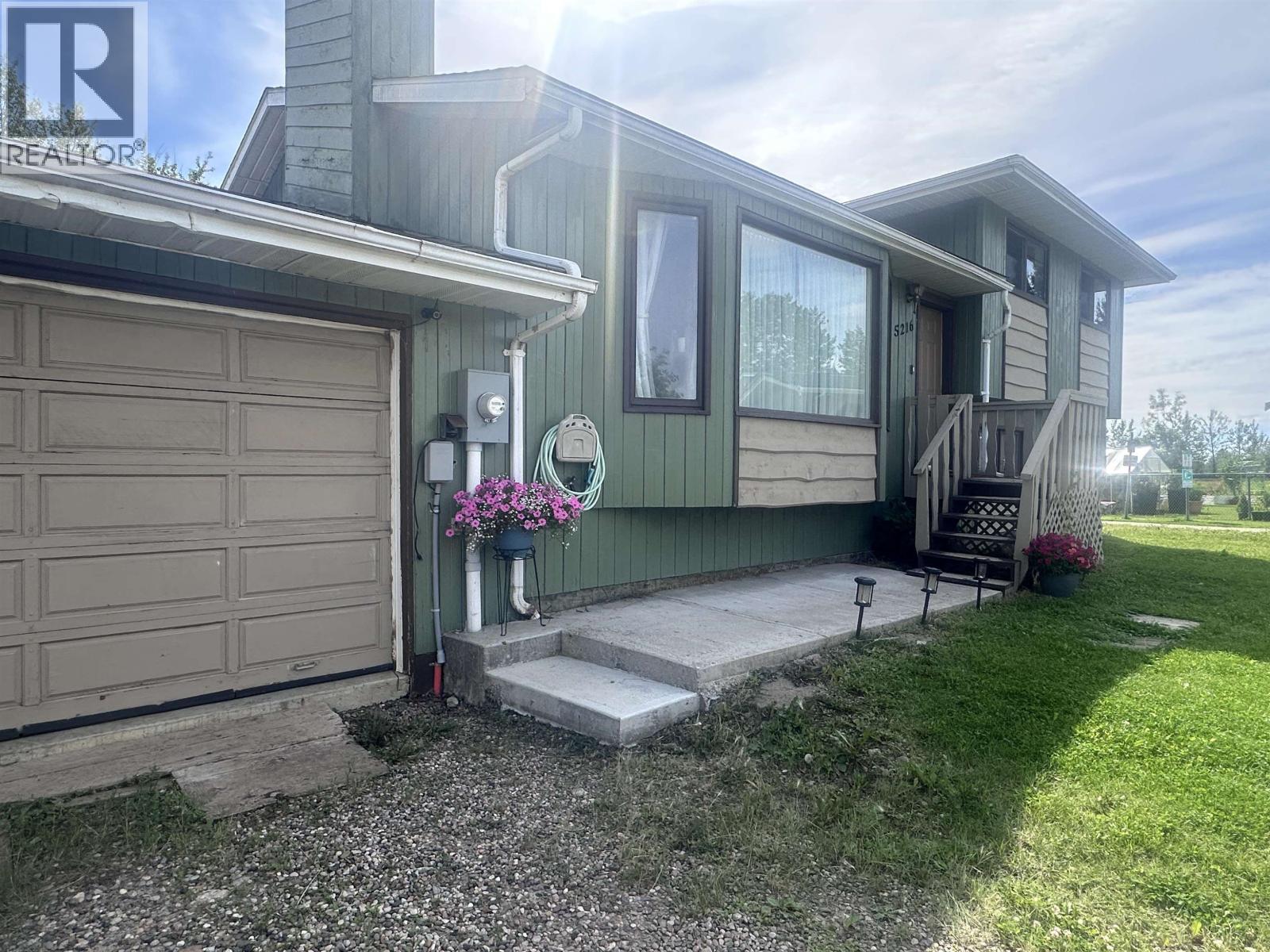5216 TAMARACK CRESCENT, Fort Nelson