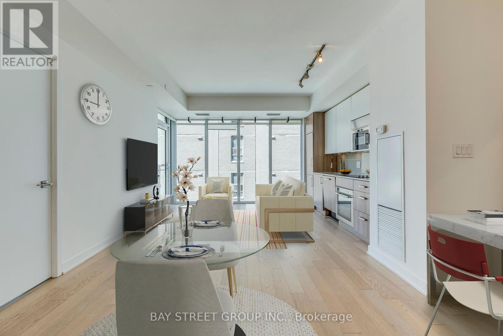 Photo 2 of 1601 17 Dundonald Street, Toronto ON