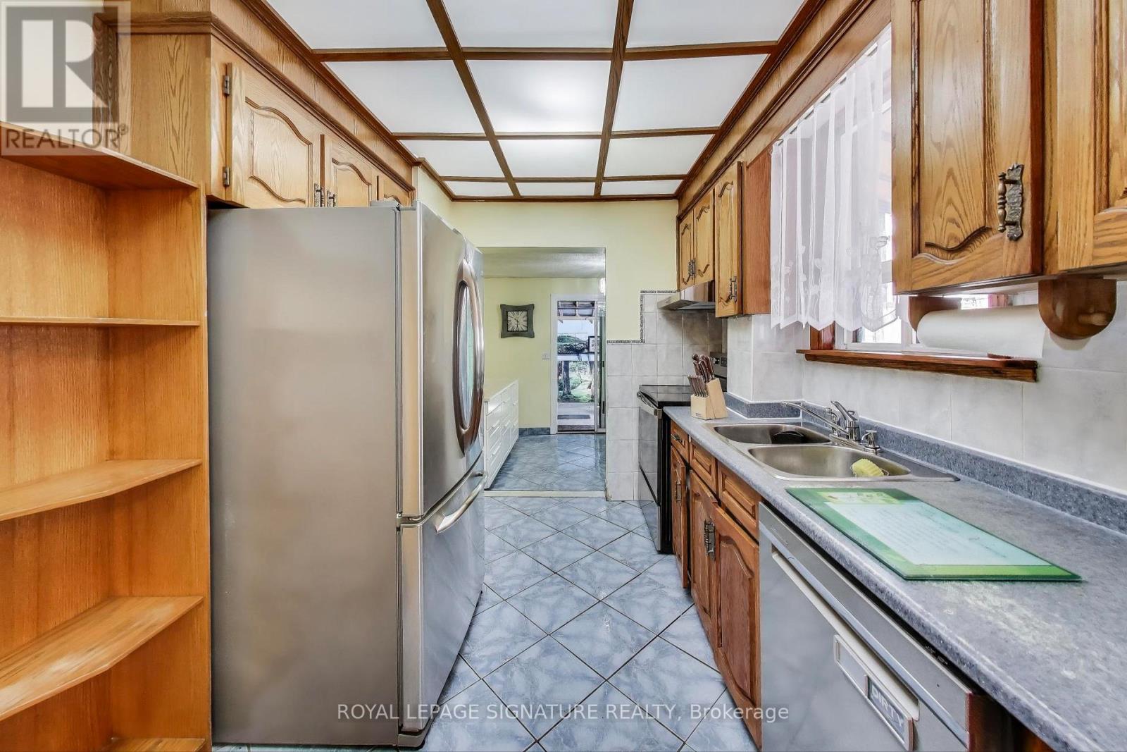 Photo 21 of 9 Somerset Avenue, Toronto ON