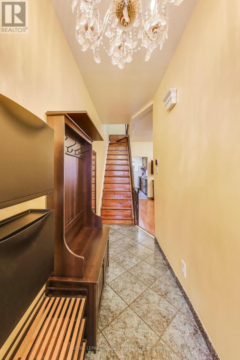 Photo 24 of 9 Somerset Avenue, Toronto ON