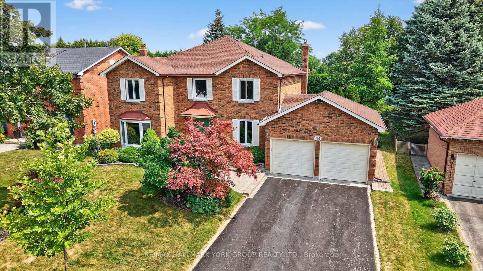 Photo 1 of 64 Craigleith Crescent, Richmond Hill ON