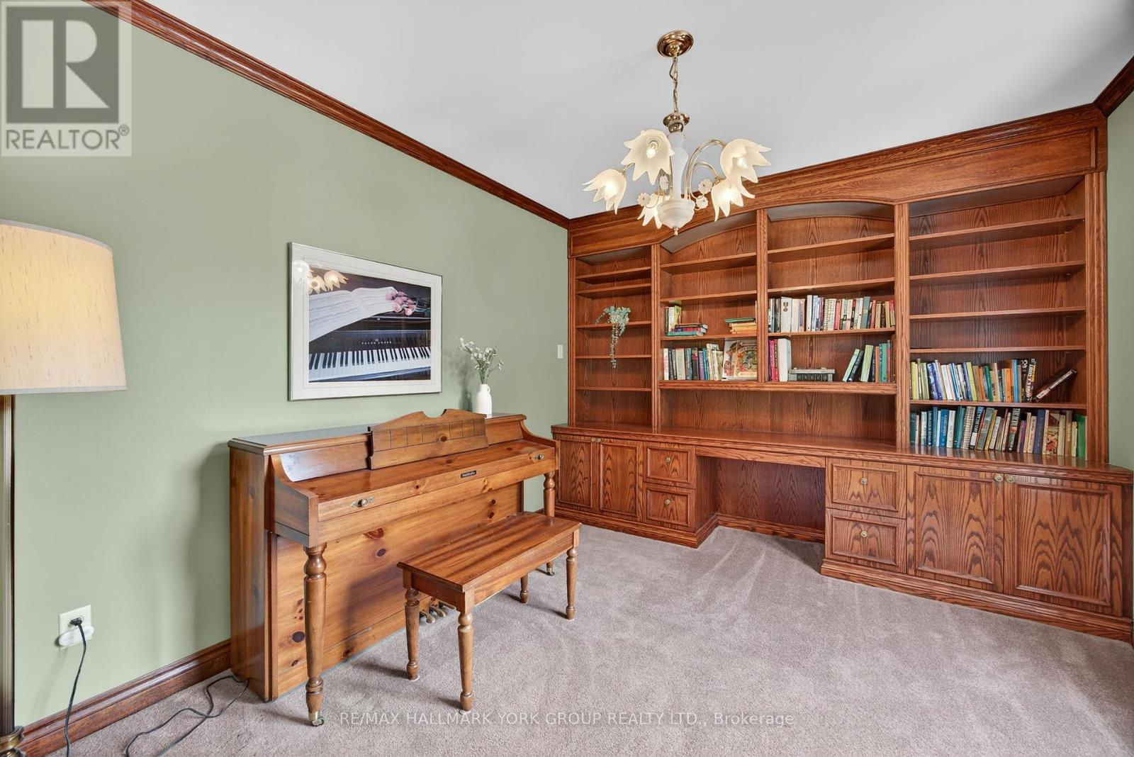 Photo 23 of 64 Craigleith Crescent, Richmond Hill ON