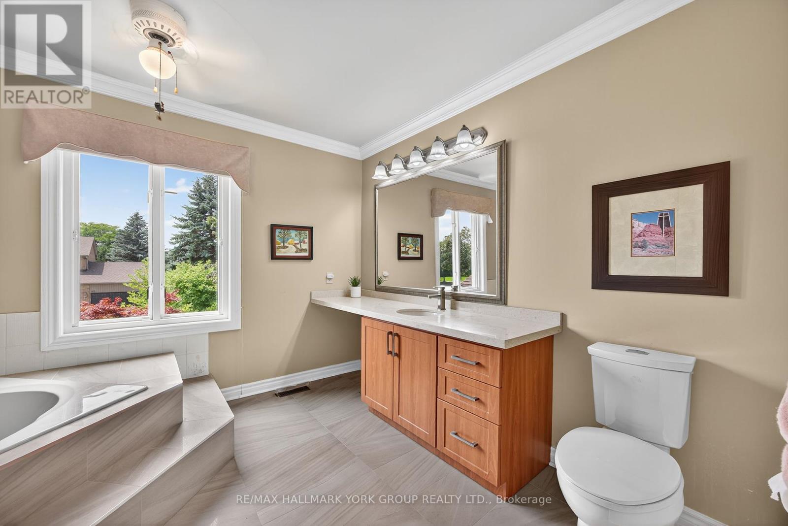 Photo 44 of 64 Craigleith Crescent, Richmond Hill ON