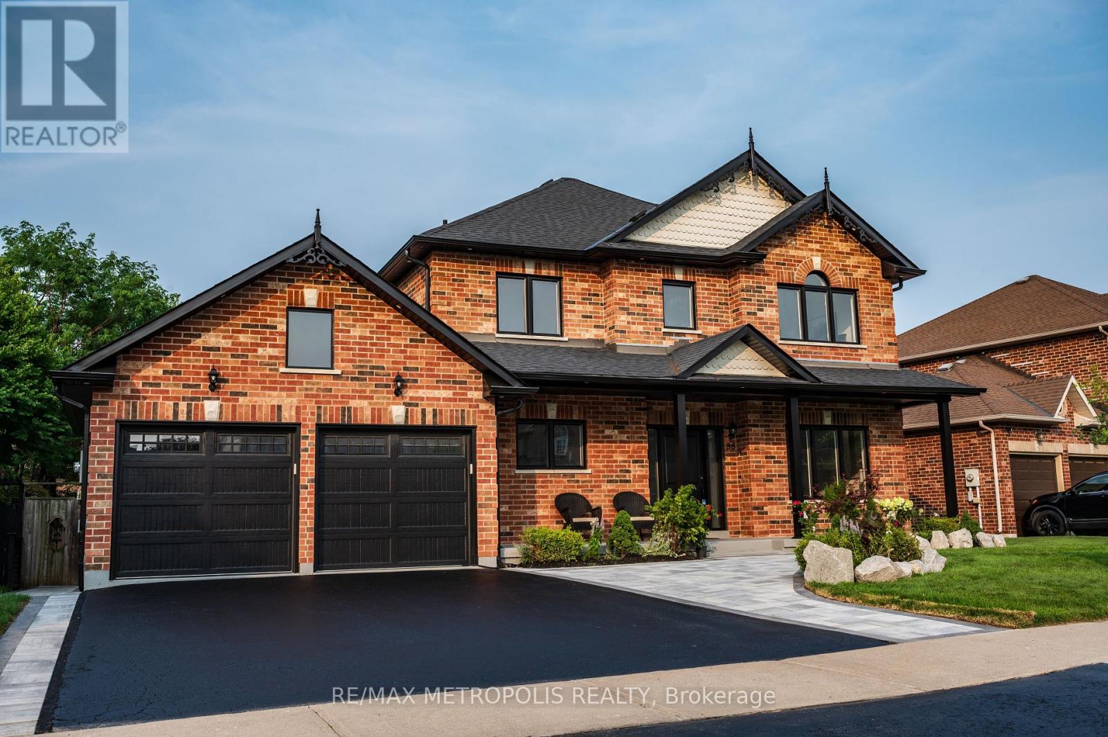 Photo 1 of 35 Nelkydd Lane, Uxbridge ON