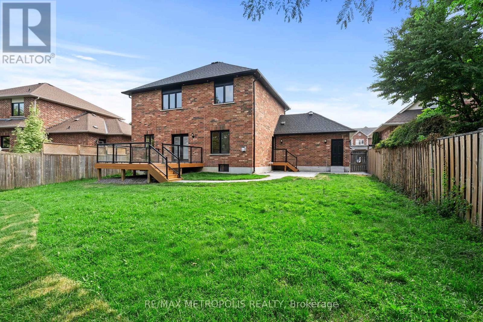 Photo 32 of 35 Nelkydd Lane, Uxbridge ON