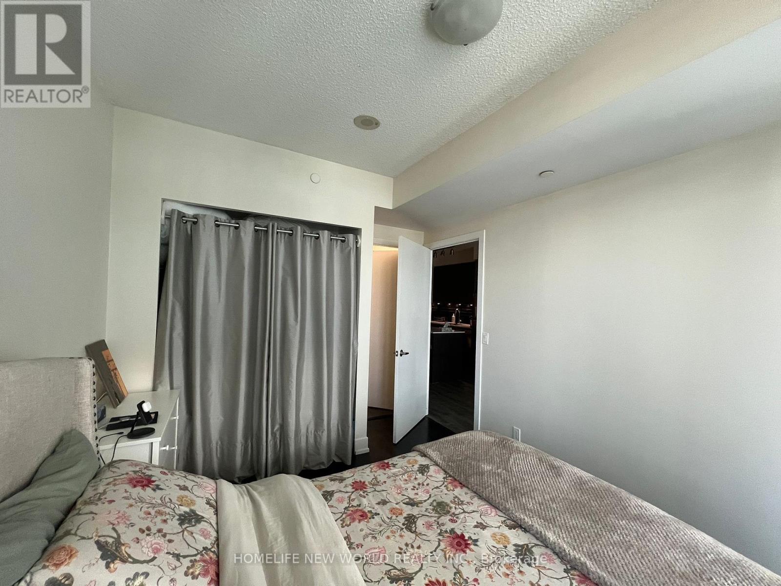 Photo 5 of 645 9471 Yonge Street, Richmond Hill ON