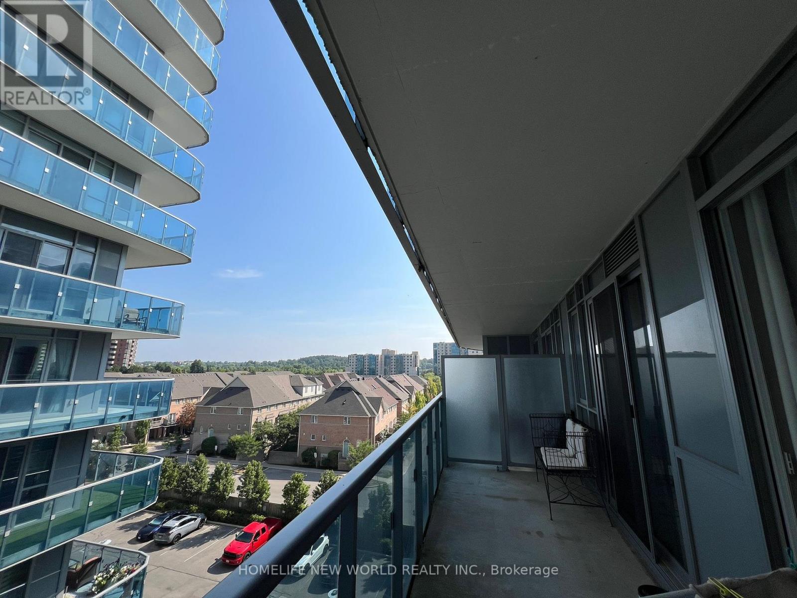 Photo 11 of 645 9471 Yonge Street, Richmond Hill ON