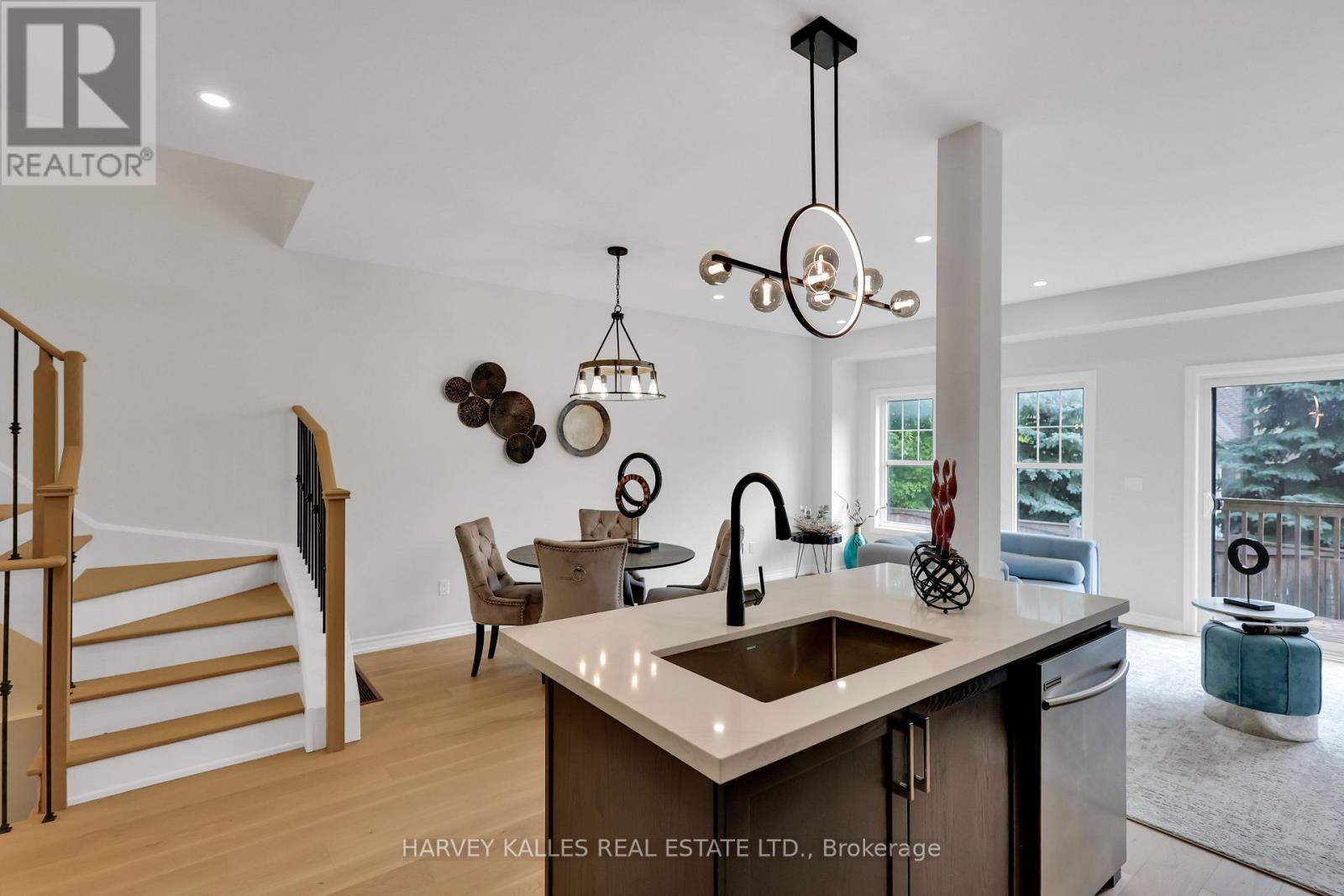 Photo 11 of 170 Boadway Crescent, Whitchurchstouffville ON