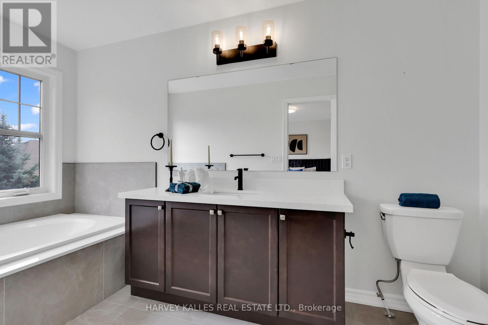 Photo 28 of 170 Boadway Crescent, Whitchurchstouffville ON