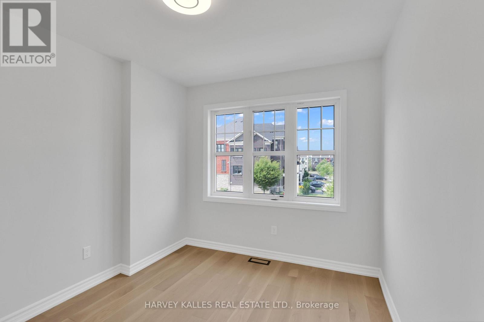 Photo 33 of 170 Boadway Crescent, Whitchurchstouffville ON