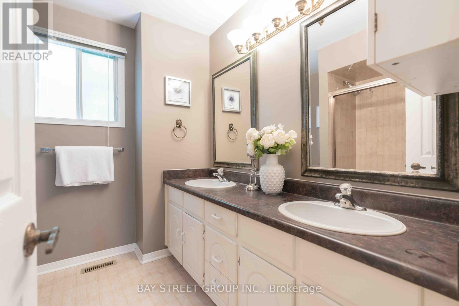 Photo 19 of 20 Tailor Street, Markham ON
