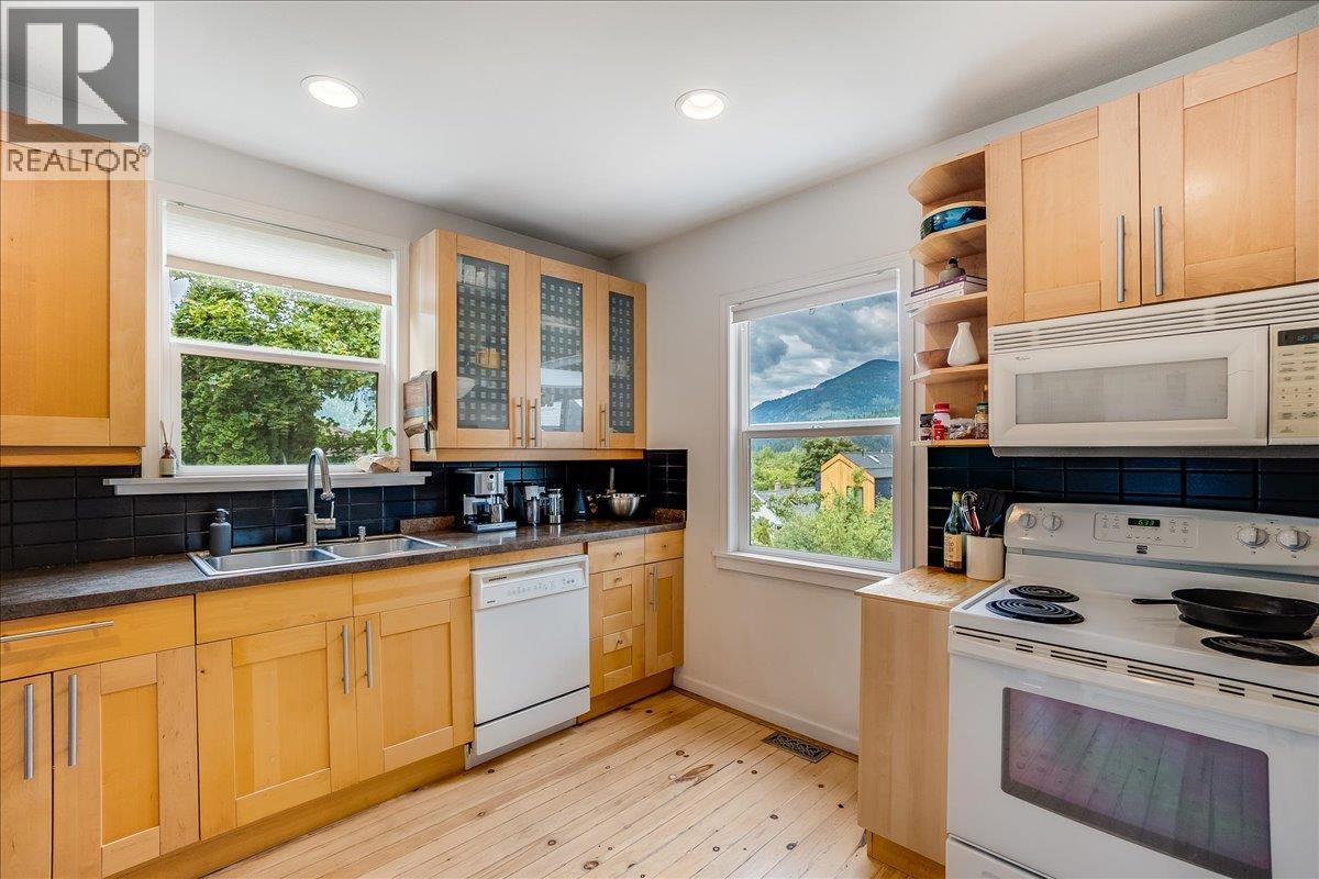Photo 13 of 515 Gore Street, Nelson BC