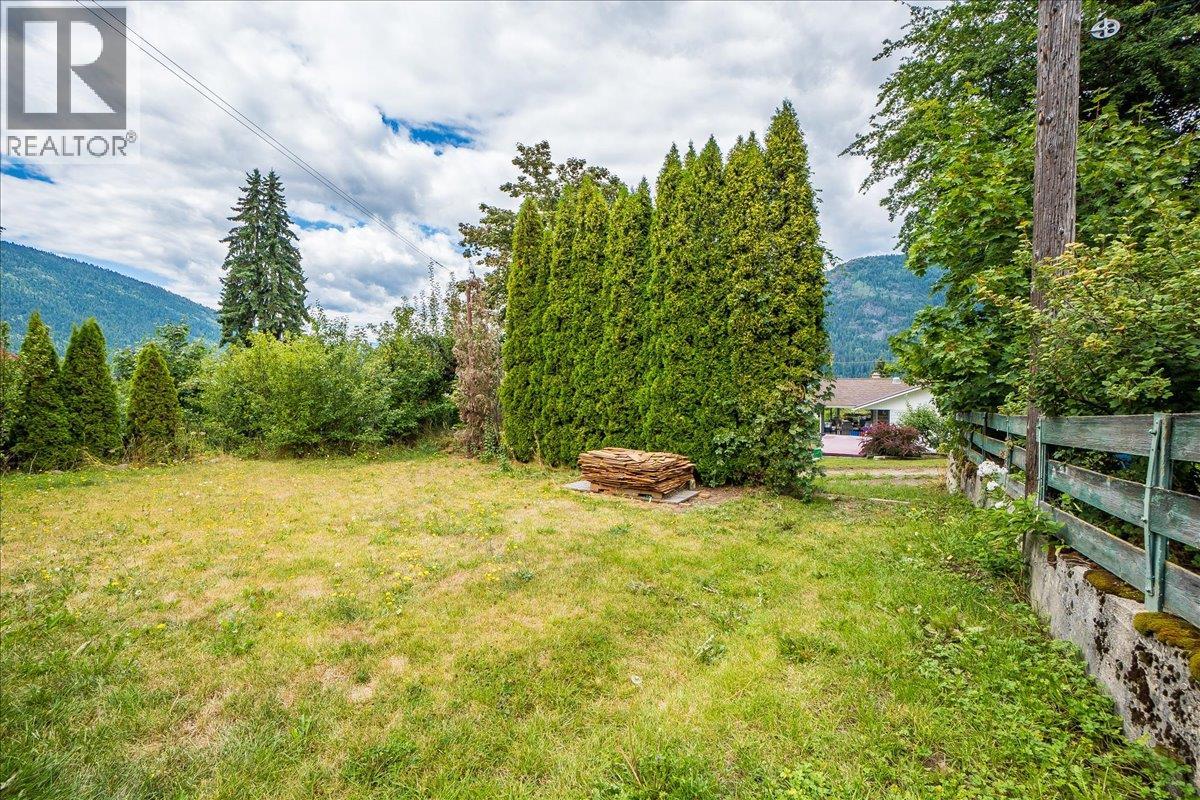 Photo 51 of 515 Gore Street, Nelson BC