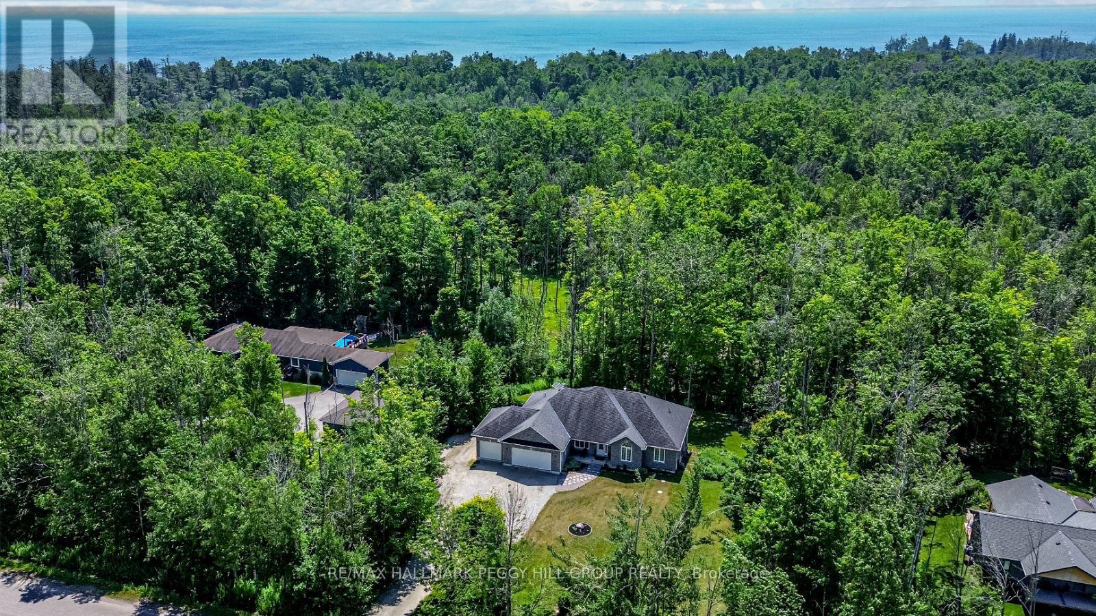 Photo 2 of 33 Springhome Road, Oromedonte ON