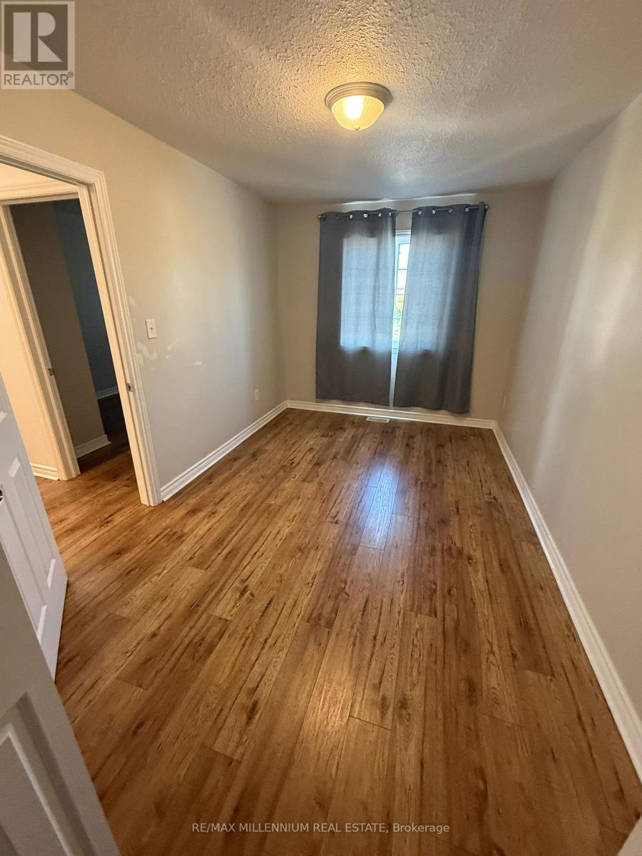 Photo 5 of 53 Michelle Drive, Orillia ON