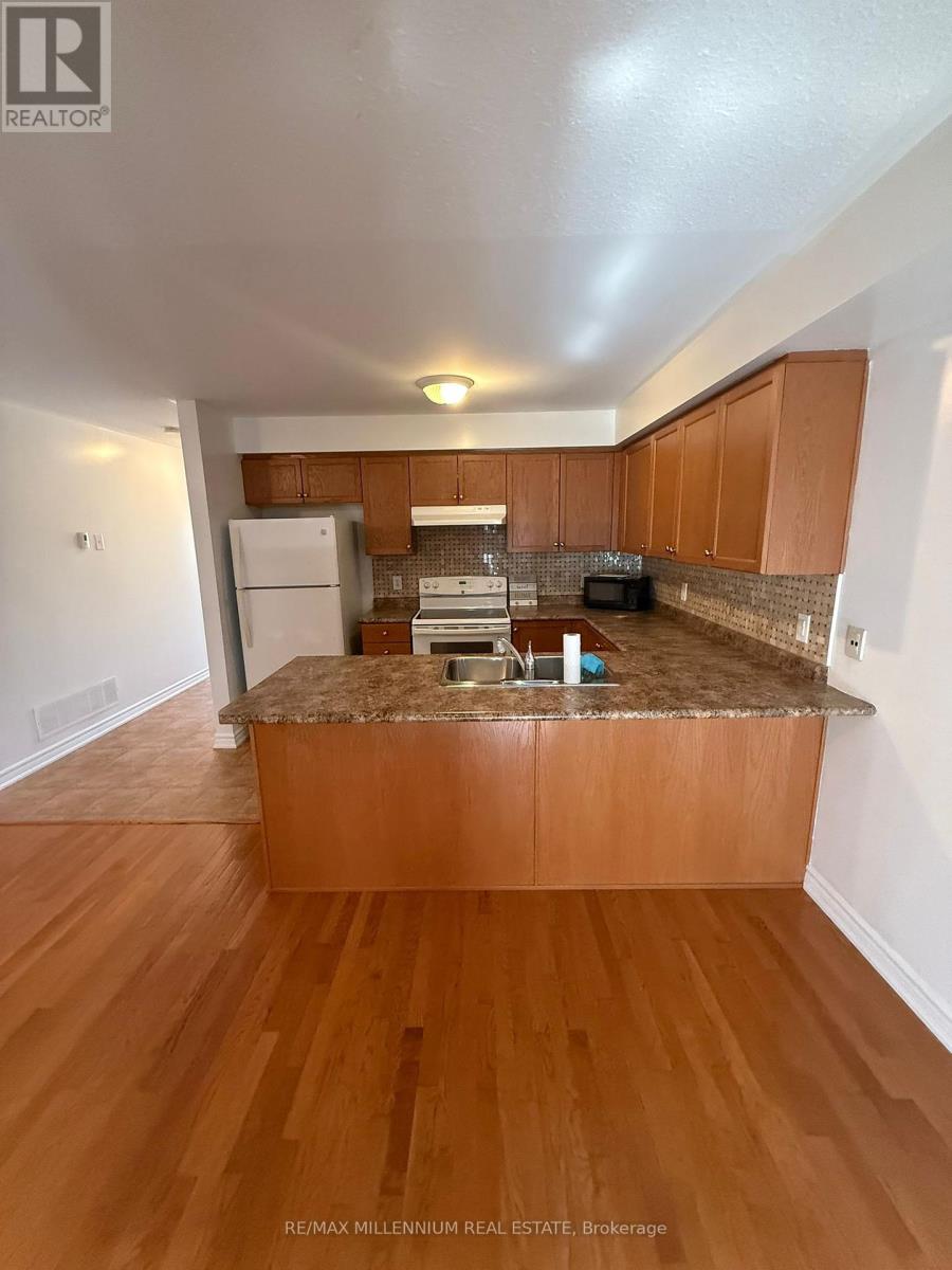 Photo 8 of 53 Michelle Drive, Orillia ON