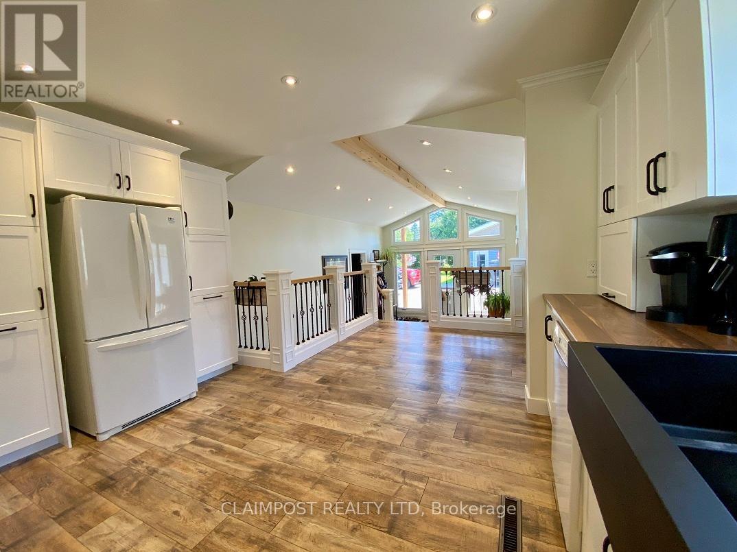 Photo 8 of 1244 Victoria Road, Iroquois Falls ON