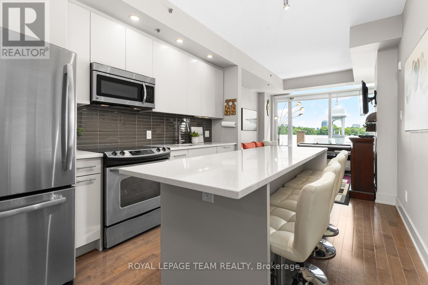 Photo 6 of 502 108 Richmond Road, Ottawa ON