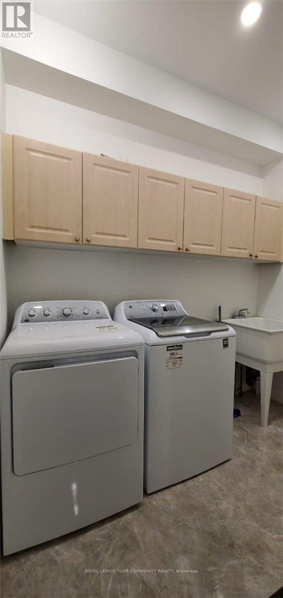 Photo 14 of 5058 Oscar Peterson Boulevard E, Mississauga ON