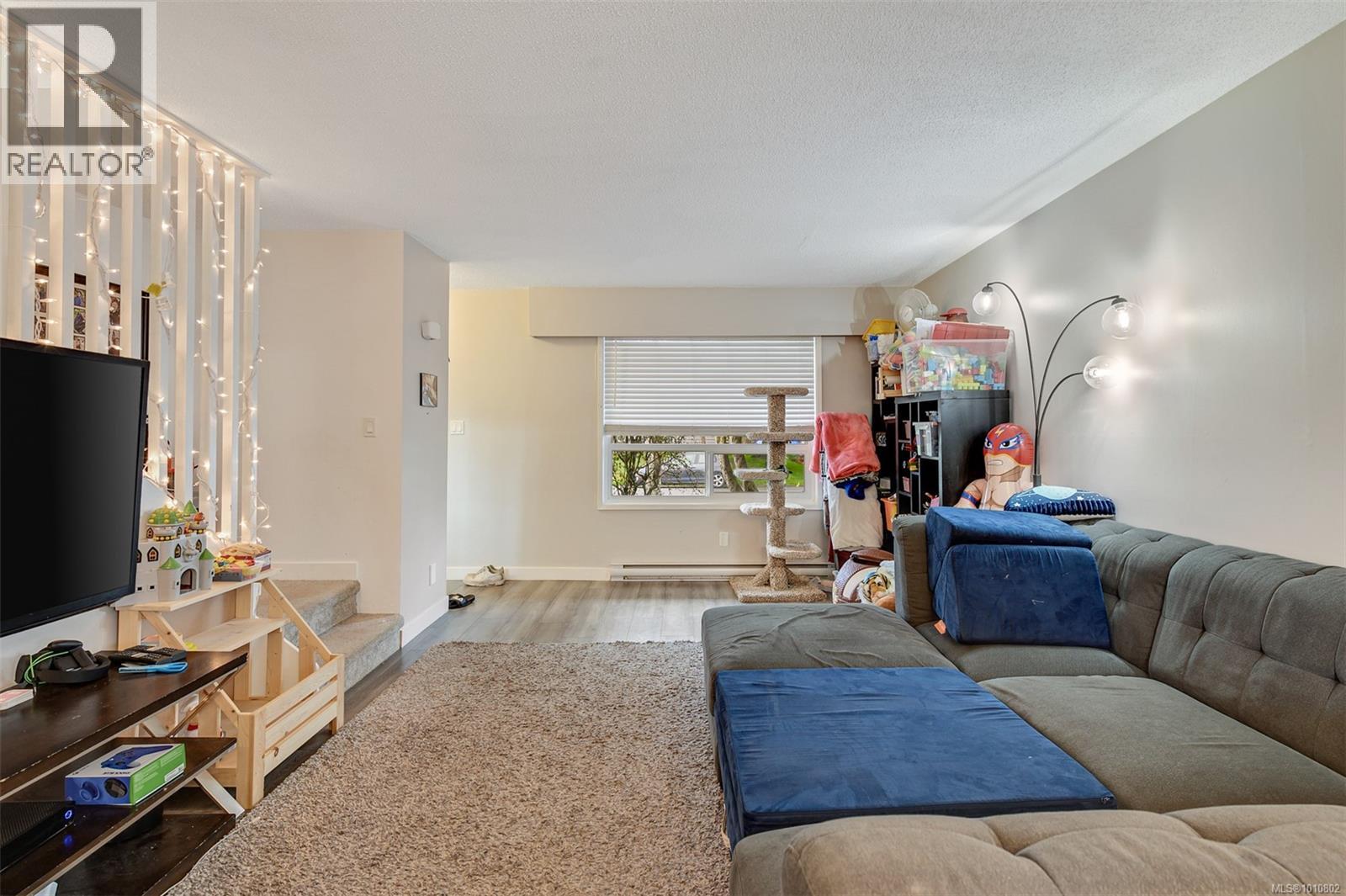 Photo 6 of 2031 2033 Melville Dr, Sidney BC