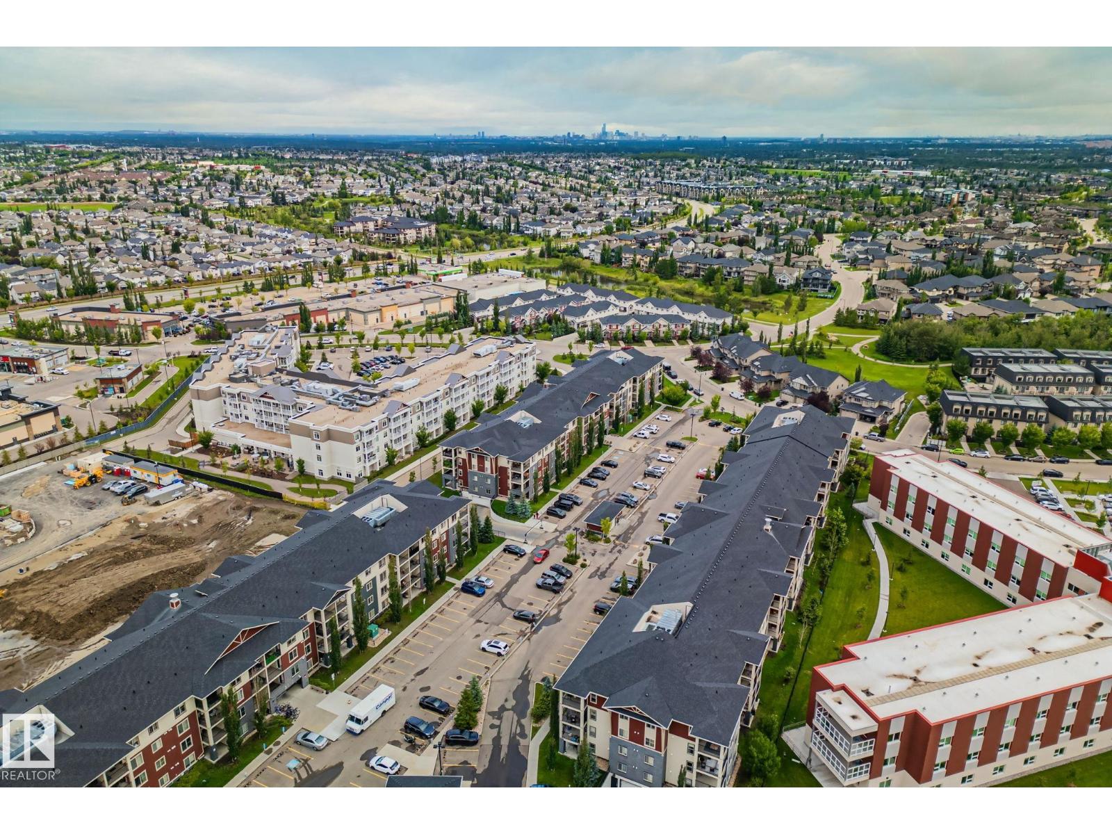 Photo 10 of 210 5804 Mullen Pl Nw, Edmonton AB