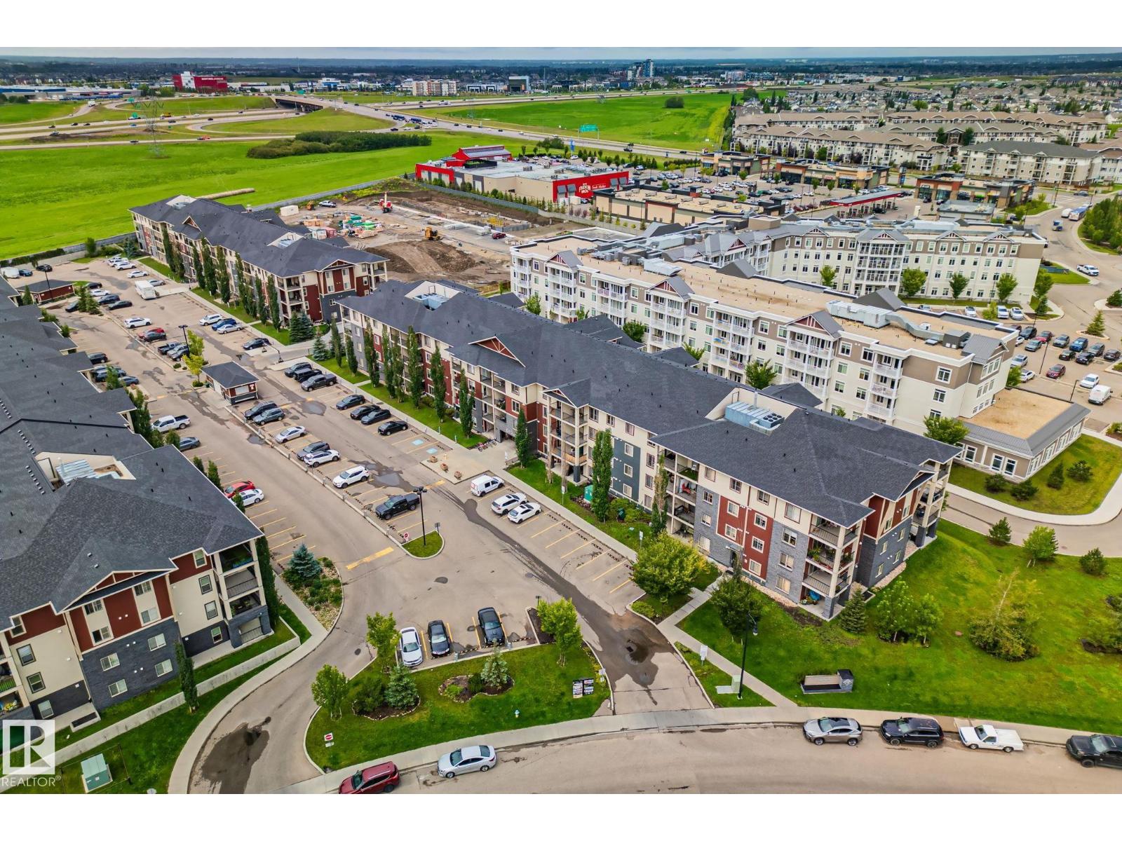 Photo 11 of 210 5804 Mullen Pl Nw, Edmonton AB