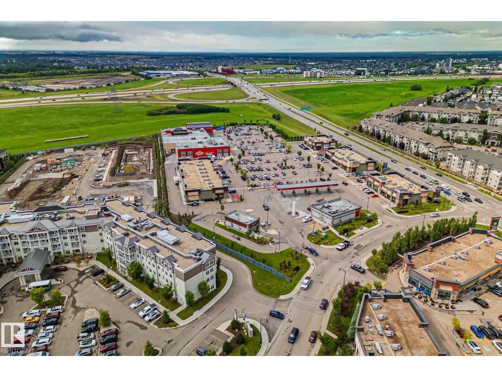 Photo 15 of 210 5804 Mullen Pl Nw, Edmonton AB