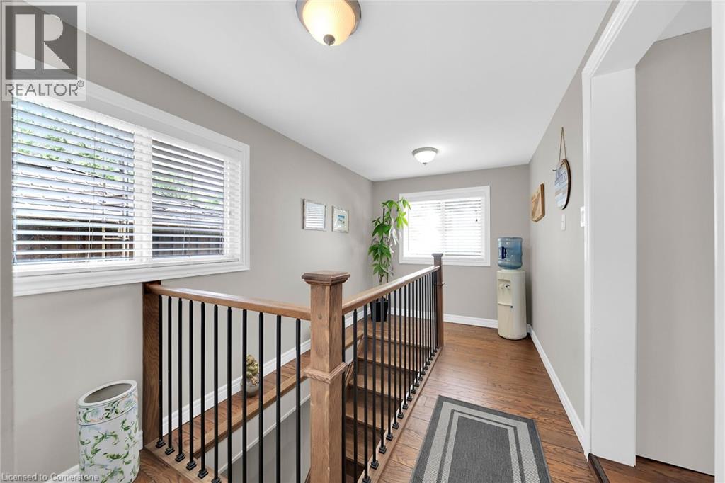 Photo 11 of 42 Erieview Lane, Selkirk ON