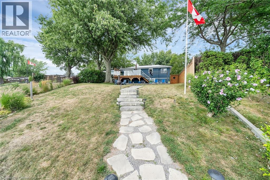 Photo 28 of 42 Erieview Lane, Selkirk ON