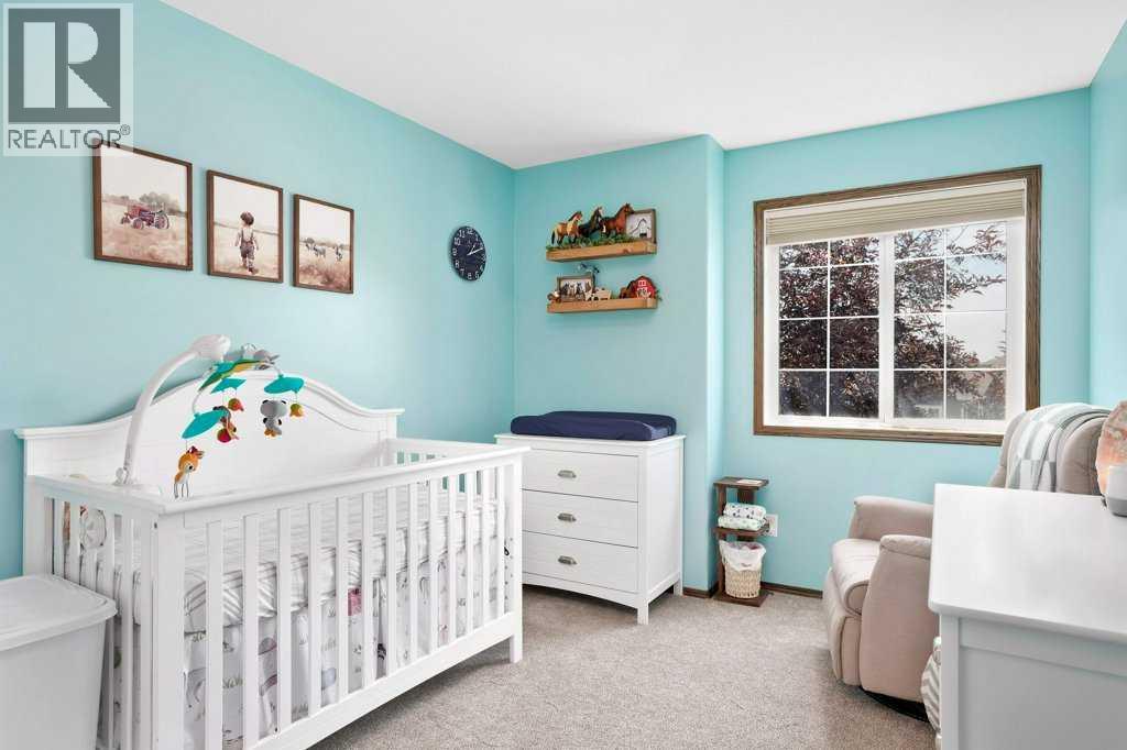 Photo 22 of 136 Oswald Close, Red Deer AB