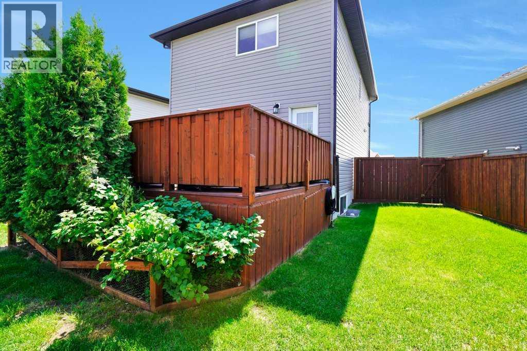 Photo 37 of 136 Oswald Close, Red Deer AB