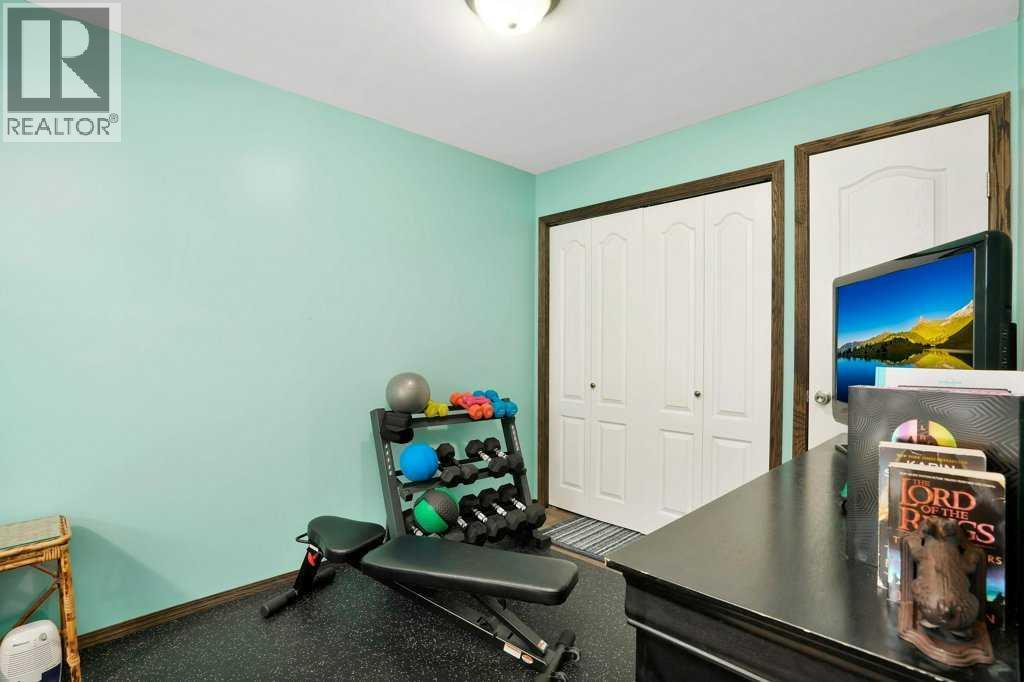 Photo 25 of 136 Oswald Close, Red Deer AB