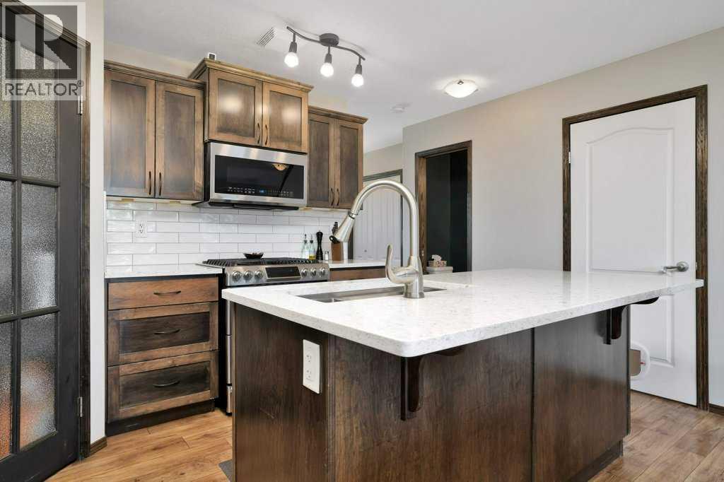 Photo 8 of 136 Oswald Close, Red Deer AB