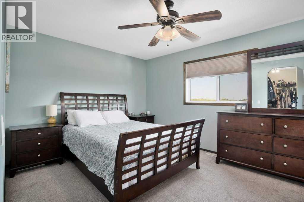 Photo 15 of 136 Oswald Close, Red Deer AB