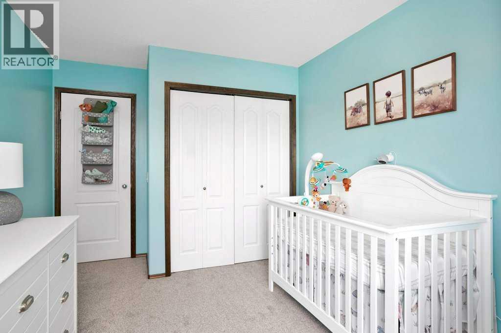Photo 23 of 136 Oswald Close, Red Deer AB