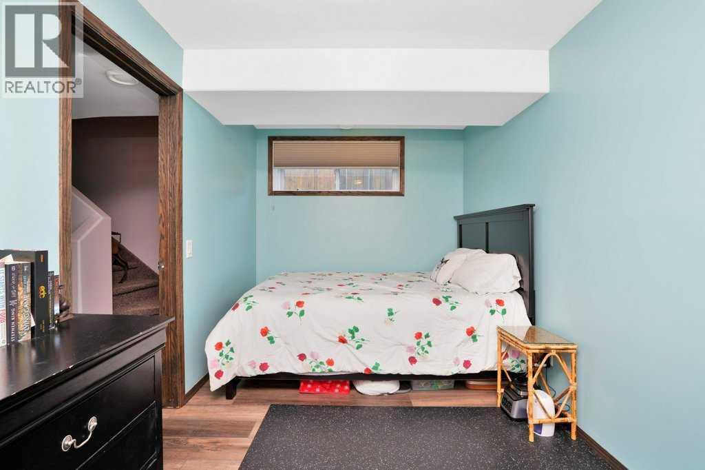 Photo 26 of 136 Oswald Close, Red Deer AB