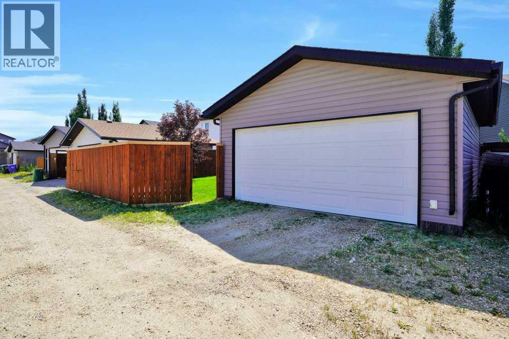Photo 39 of 136 Oswald Close, Red Deer AB