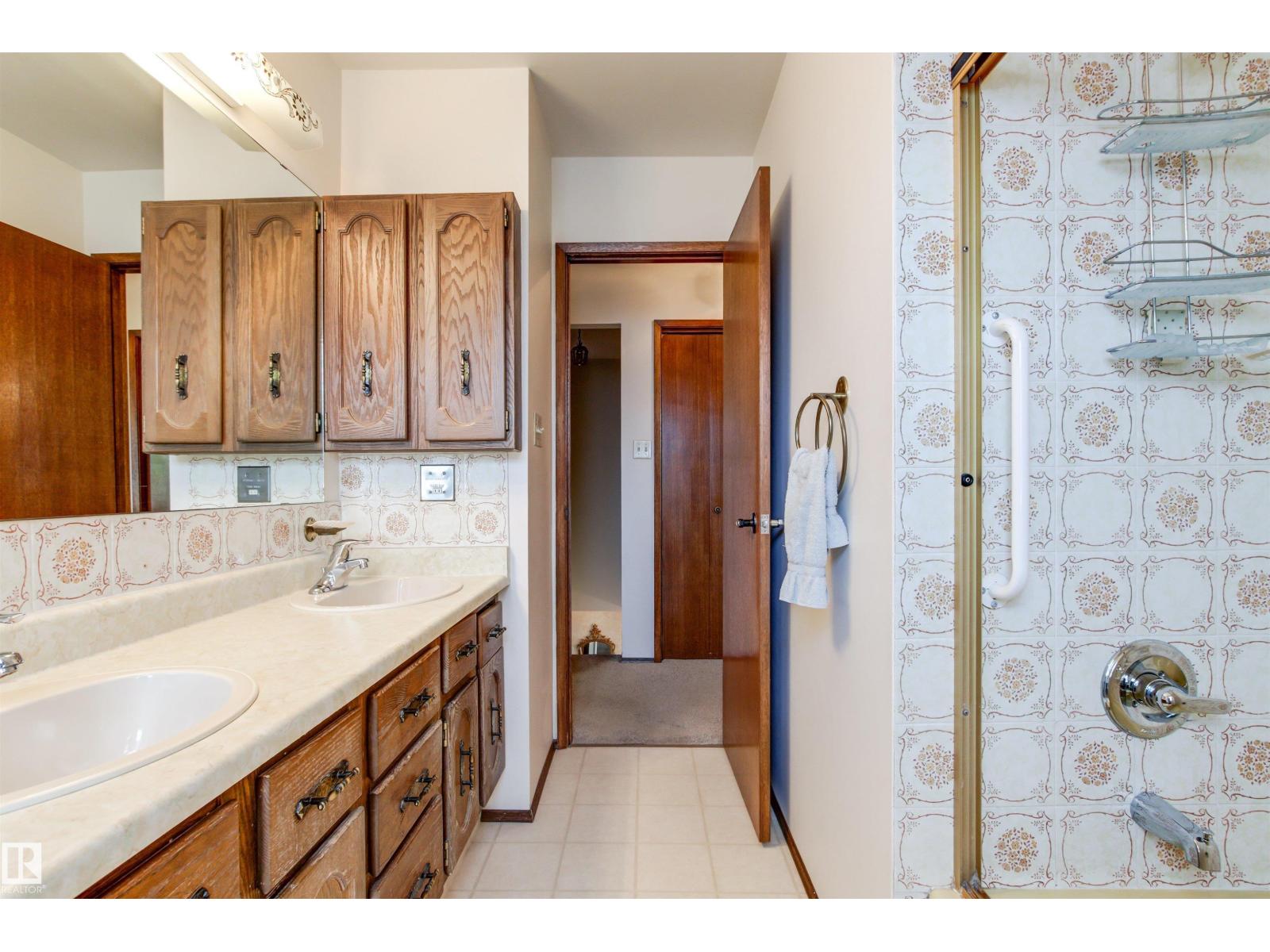 Photo 59 of 186 Willow Wy Nw, Edmonton AB