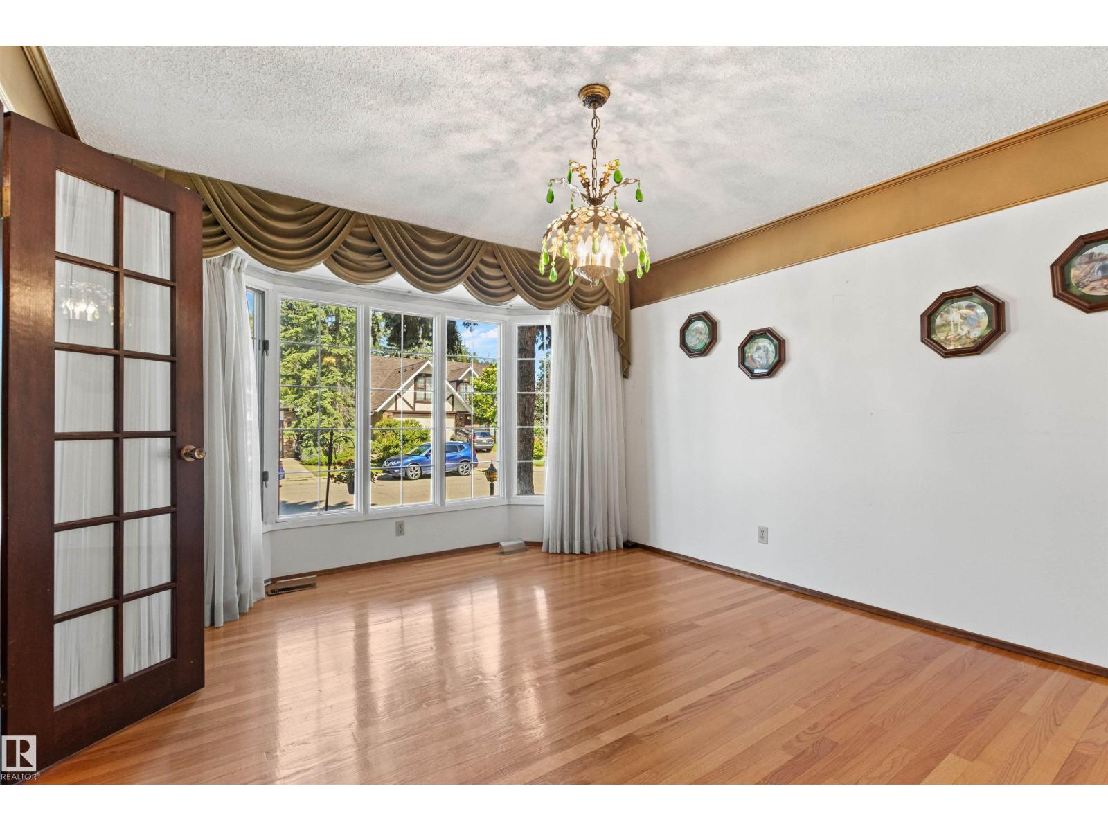 Photo 27 of 186 Willow Wy Nw, Edmonton AB