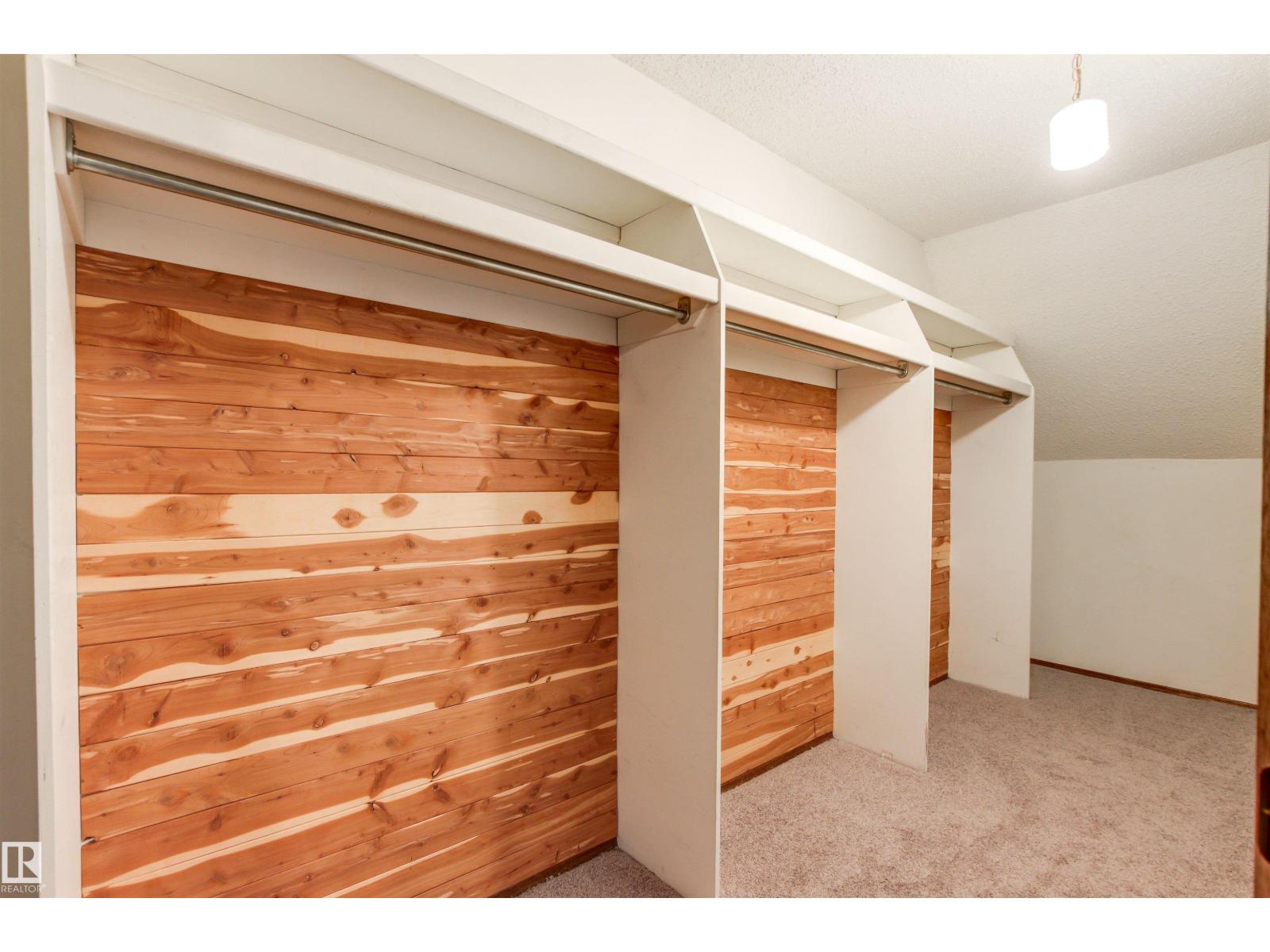 Photo 18 of 186 Willow Wy Nw, Edmonton AB