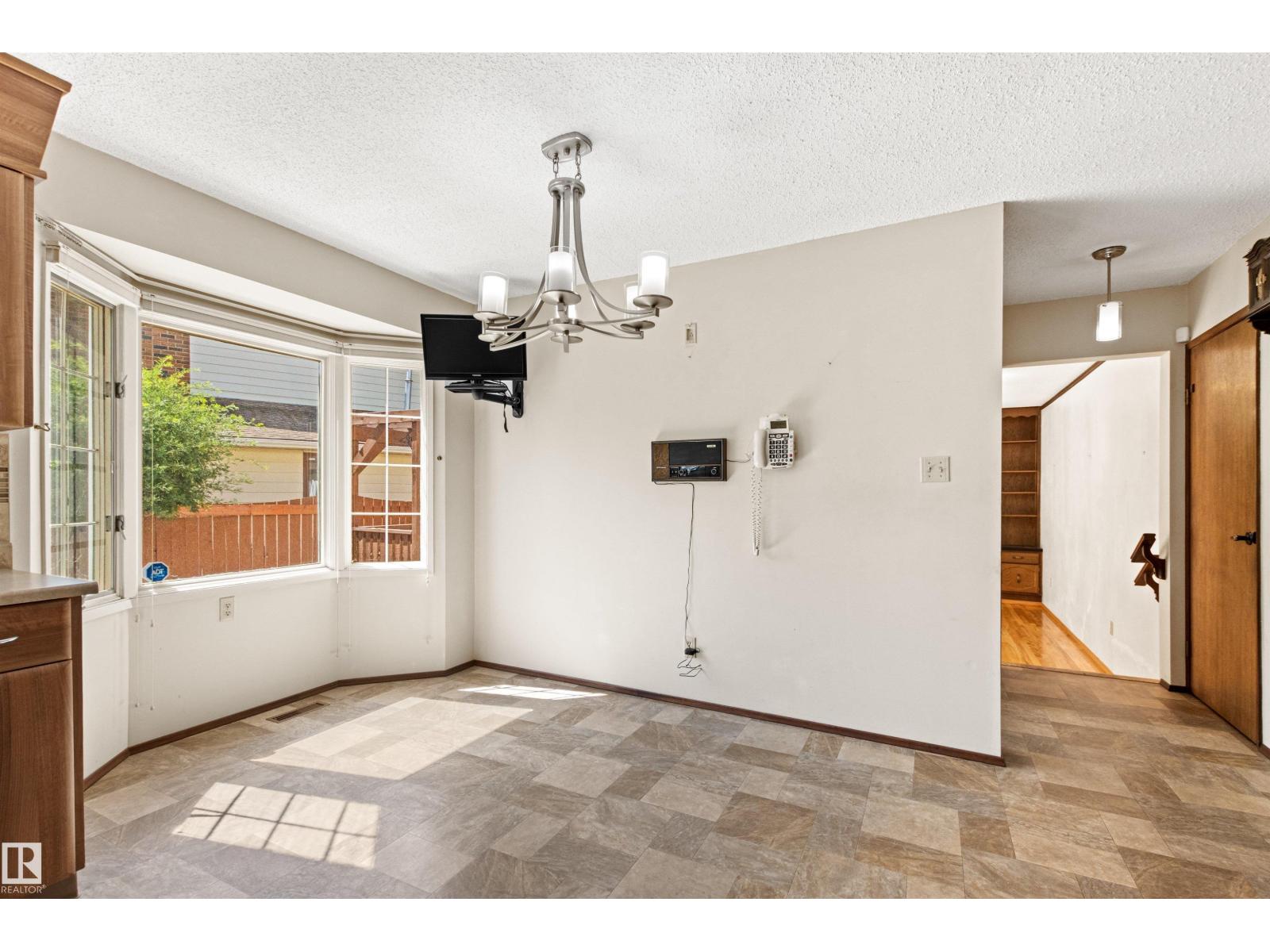 Photo 39 of 186 Willow Wy Nw, Edmonton AB