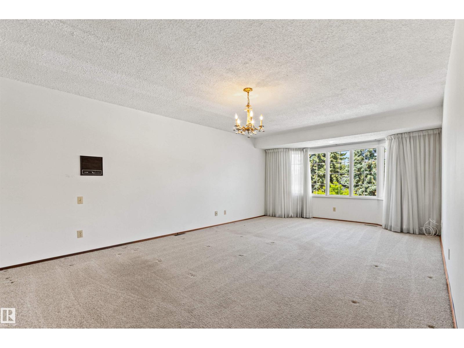 Photo 42 of 186 Willow Wy Nw, Edmonton AB