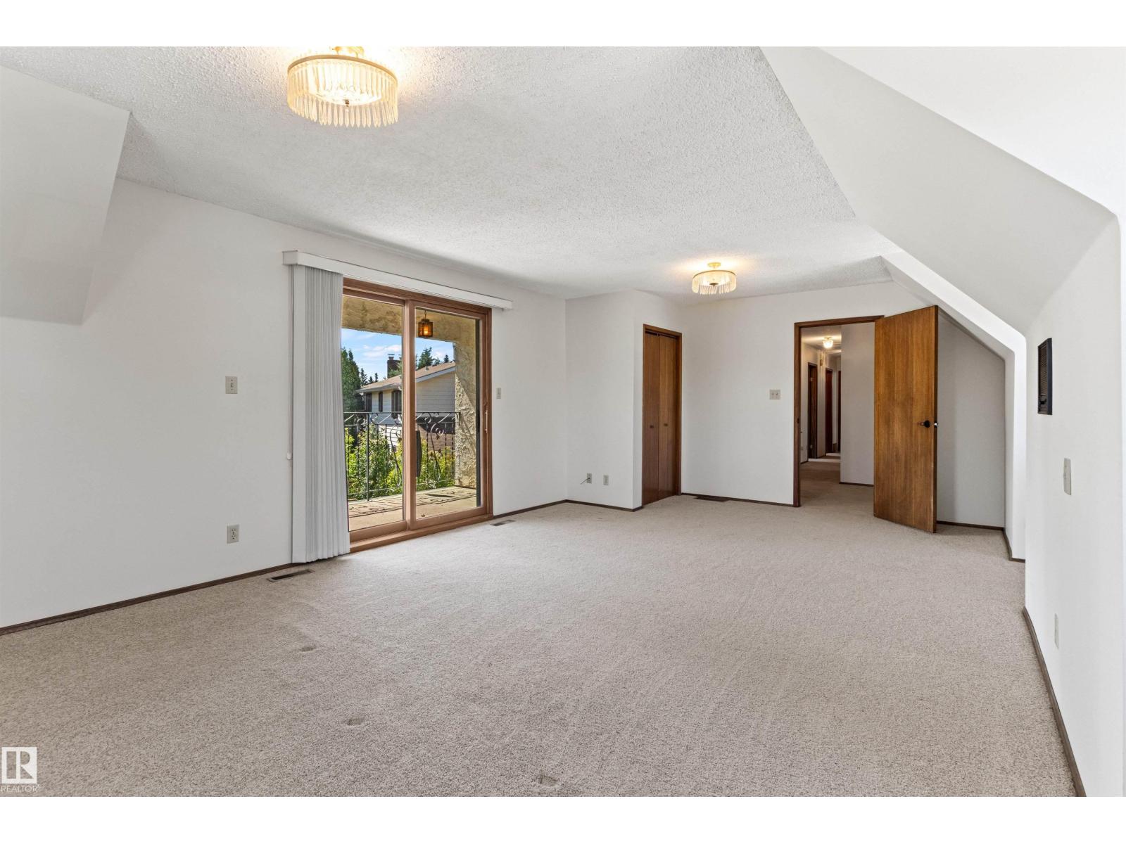 Photo 10 of 186 Willow Wy Nw, Edmonton AB